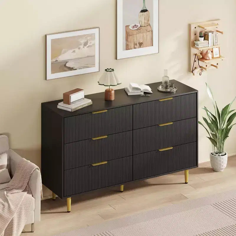 Cómoda moderna acanalada negra de 6 cajones, cofre de madera ancho con tiradores y patas de metal dorado, organizador de almacenamiento grande para dormitorio, sala de estar y entrada