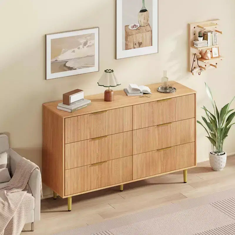 Cómoda moderna acanalada negra de 6 cajones, cofre de madera ancho con tiradores y patas de metal dorado, organizador de almacenamiento grande para dormitorio, sala de estar y entrada