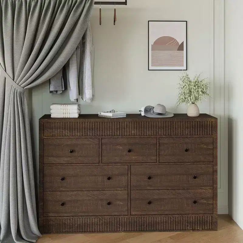 Cómoda de madera de 7 cajones de 54 pulgadas de ancho, cómoda estriada y organizador de almacenamiento para dormitorio, sala de estar, pasillo y entrada