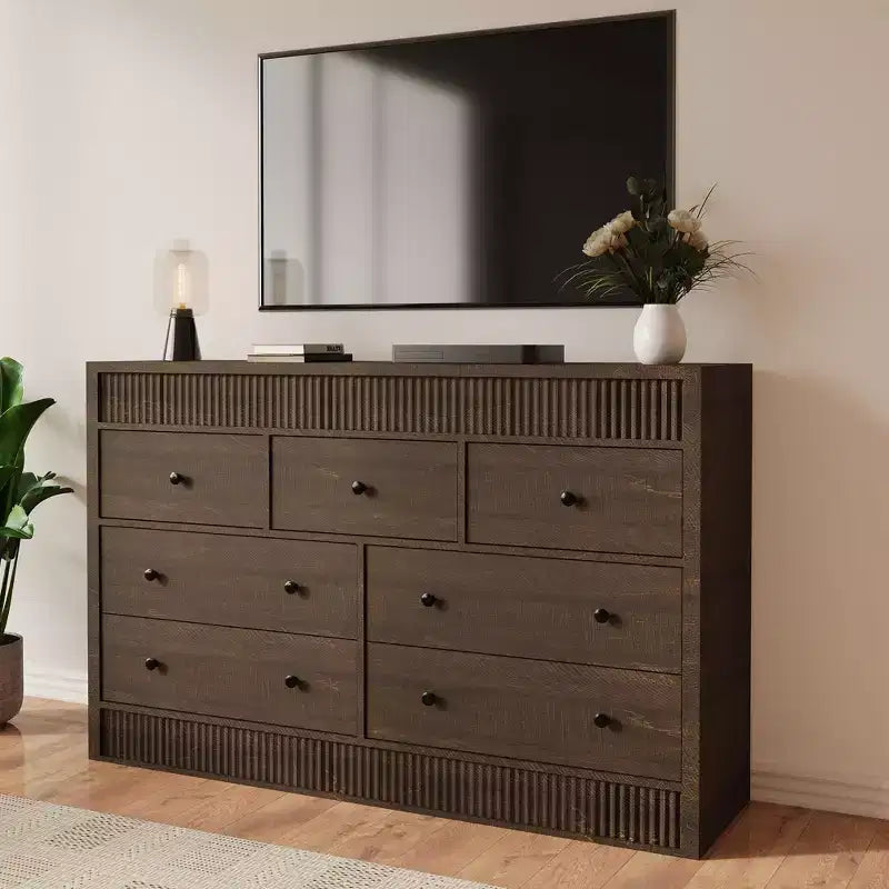 Cómoda de madera de 7 cajones de 54 pulgadas de ancho, cómoda estriada y organizador de almacenamiento para dormitorio, sala de estar, pasillo y entrada