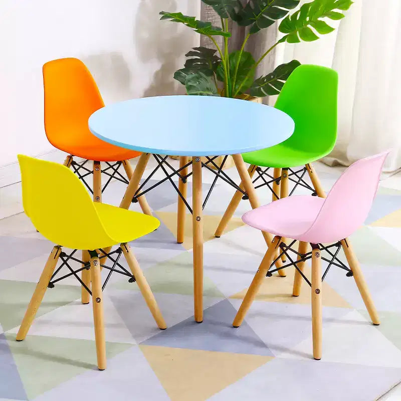 Mesa infantil y juego de 4 sillas Costway, construcción sólida, juego de comedor de 5 piezas para niños pequeños