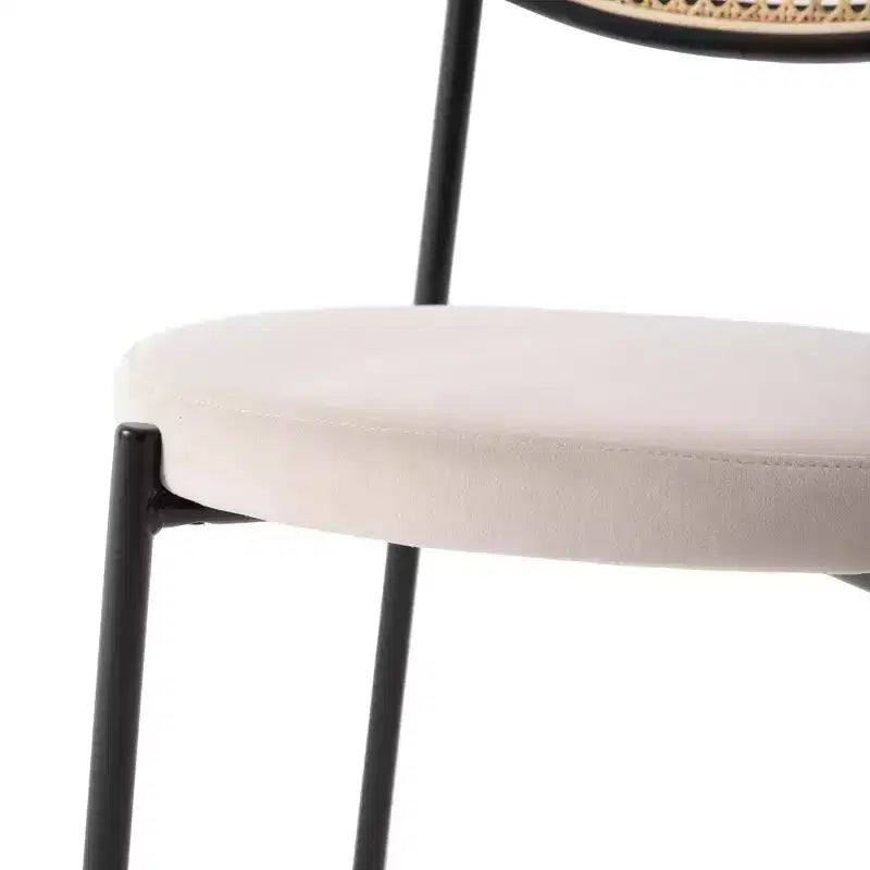 LeisureMod Euston, juego de 4 sillas de comedor modernas con respaldo de mimbre y asiento de terciopelo, para cocina interior, comedor, hogar, asiento de silla lateral contemporánea