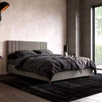 Cama de plataforma tapizada Wynn con cabecero capitoné